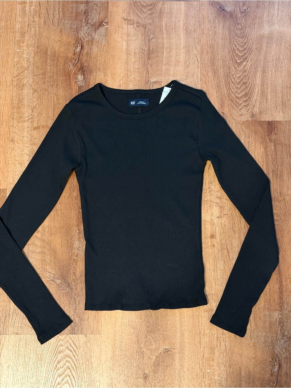 Modern Compact Rib Crop T-Shirt - Picture 3 of 6